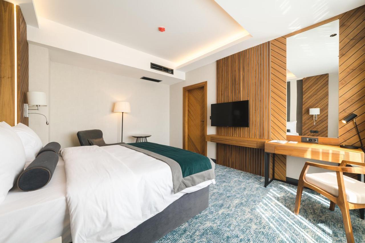 Bristol Hotel Podgorica Exterior photo