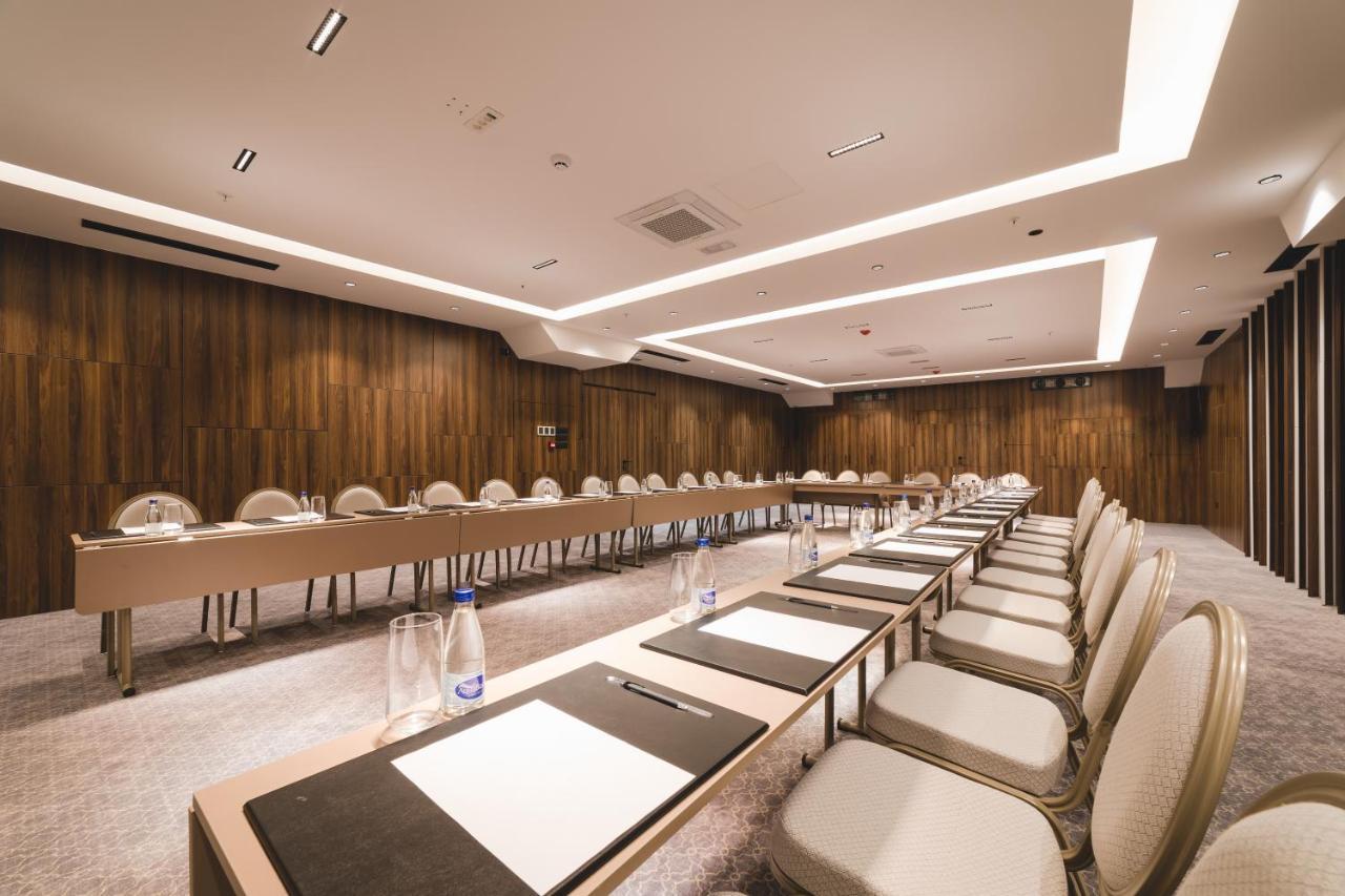 Bristol Hotel Podgorica Exterior photo
